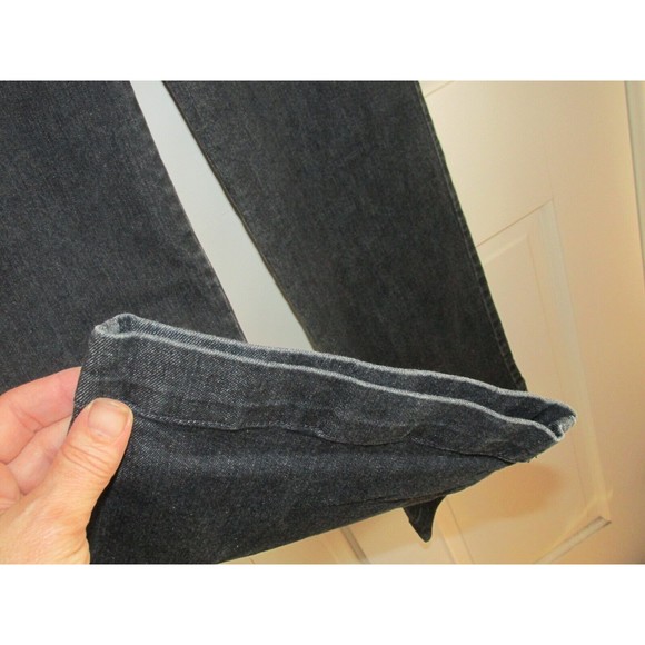 Talbots Women's Heritage Blue Mid Rise Straight Leg Denim Jeans Size 8 - Picture 3 of 9